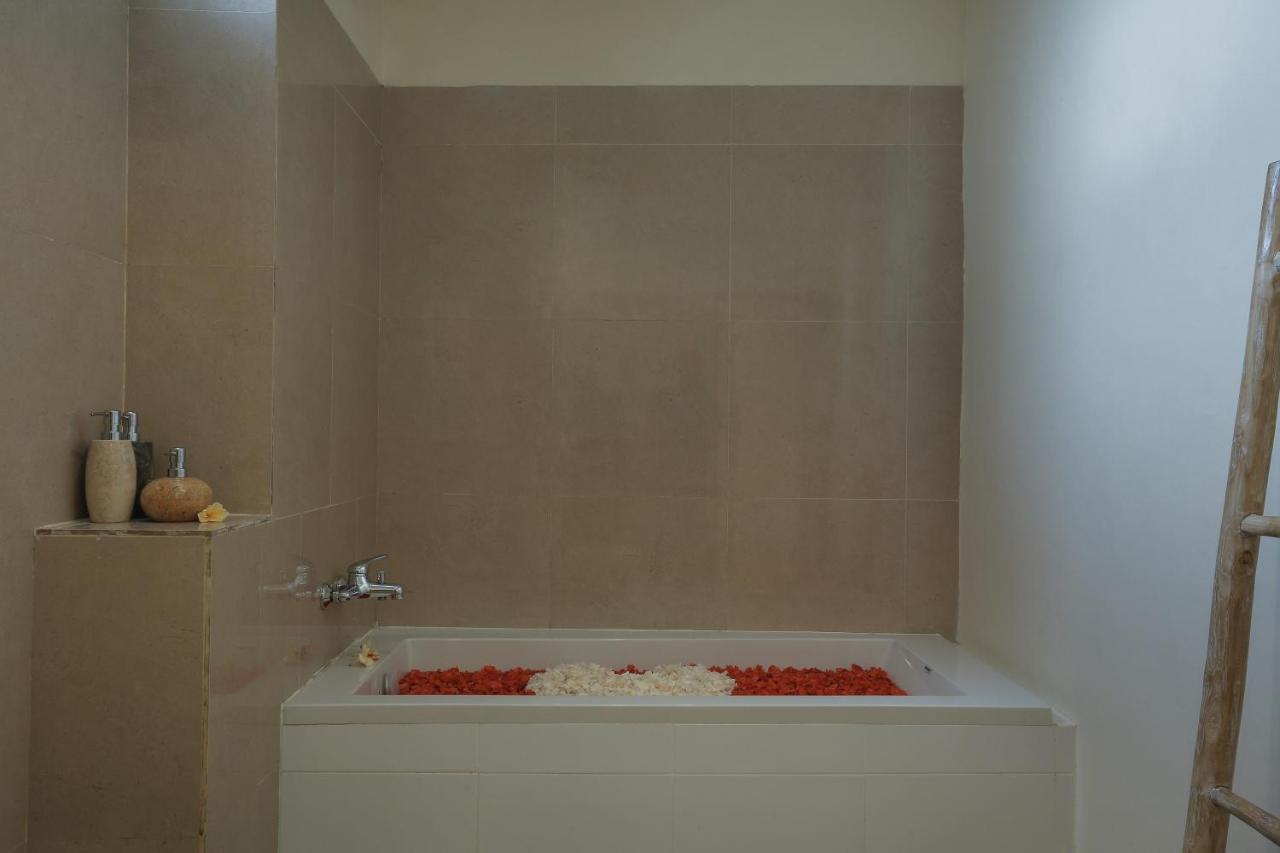 Maha Shanti Ubud Villa Exterior photo